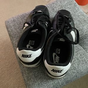 Nike Cortez Black & White Womens 10/Men 8.5